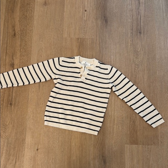 H&M Sweater - Picture 3 of 9